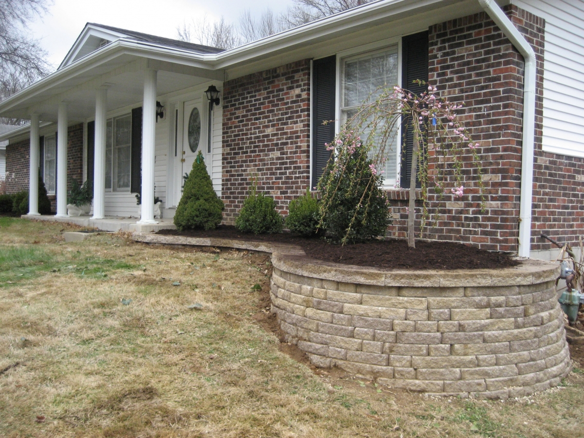 Midwest Concrete retaining wall 0650     